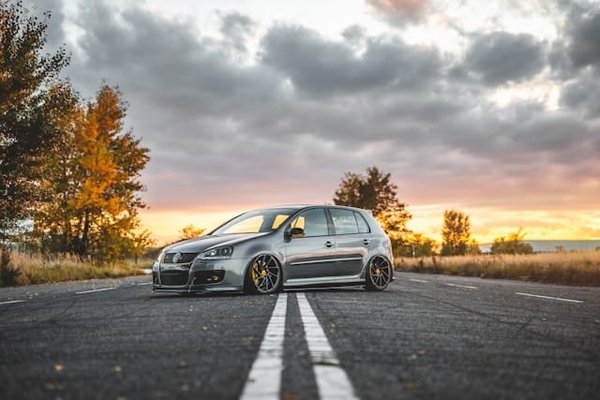 Comment préparer une Volkswagen Golf GTI pour une compétition de drift ?